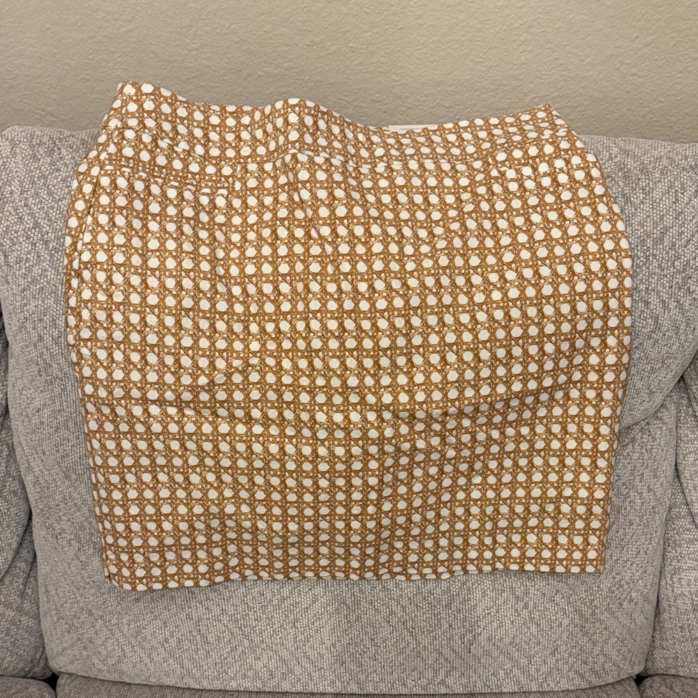 Chico's Tan and White Patterned Pencil Skirt